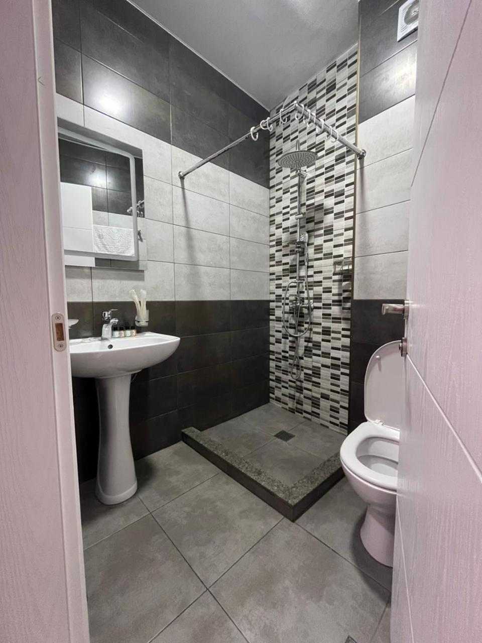 Mahali Hotel Batumi Exterior photo